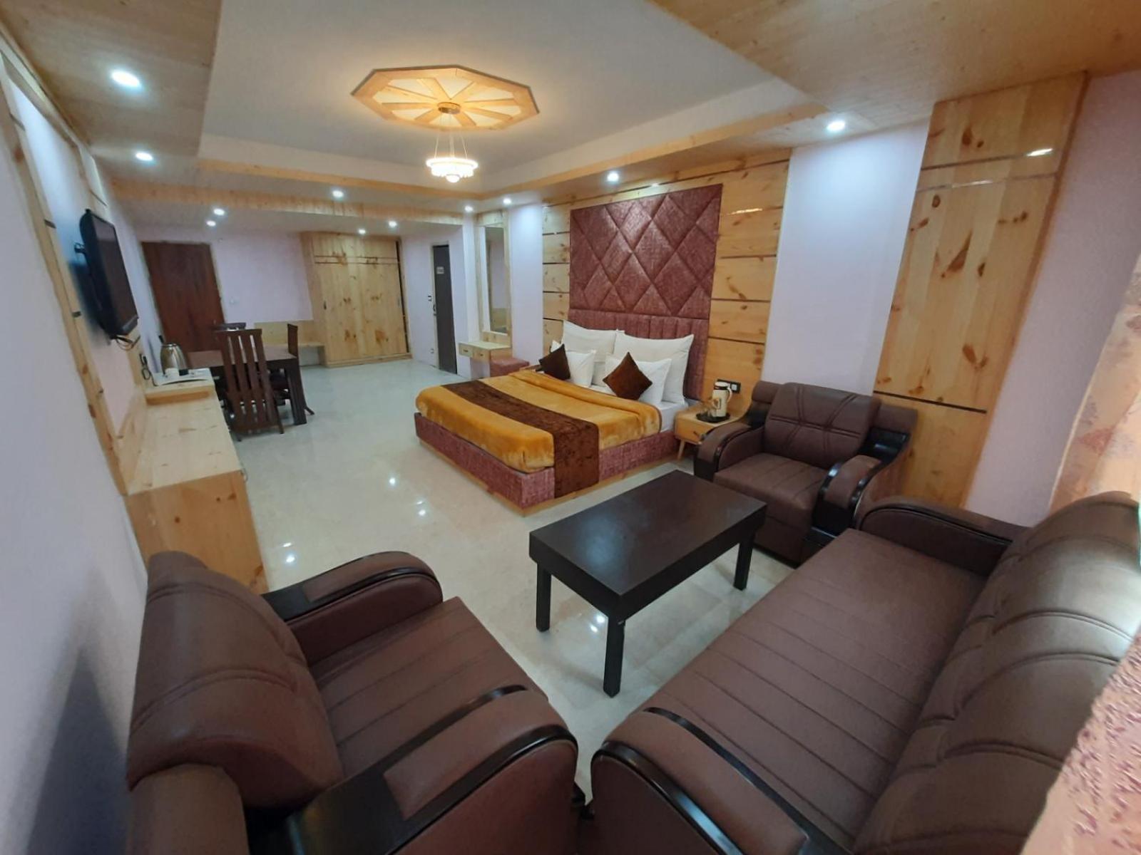 Hotel The Royal Grand, Manali Jagatsukh Exterior foto